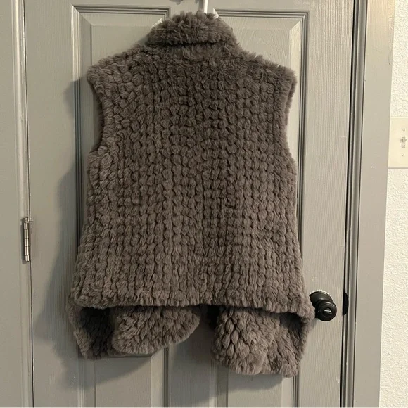 Love Token Gray Teddy Faux Fur Vest - Picture 4 of 6